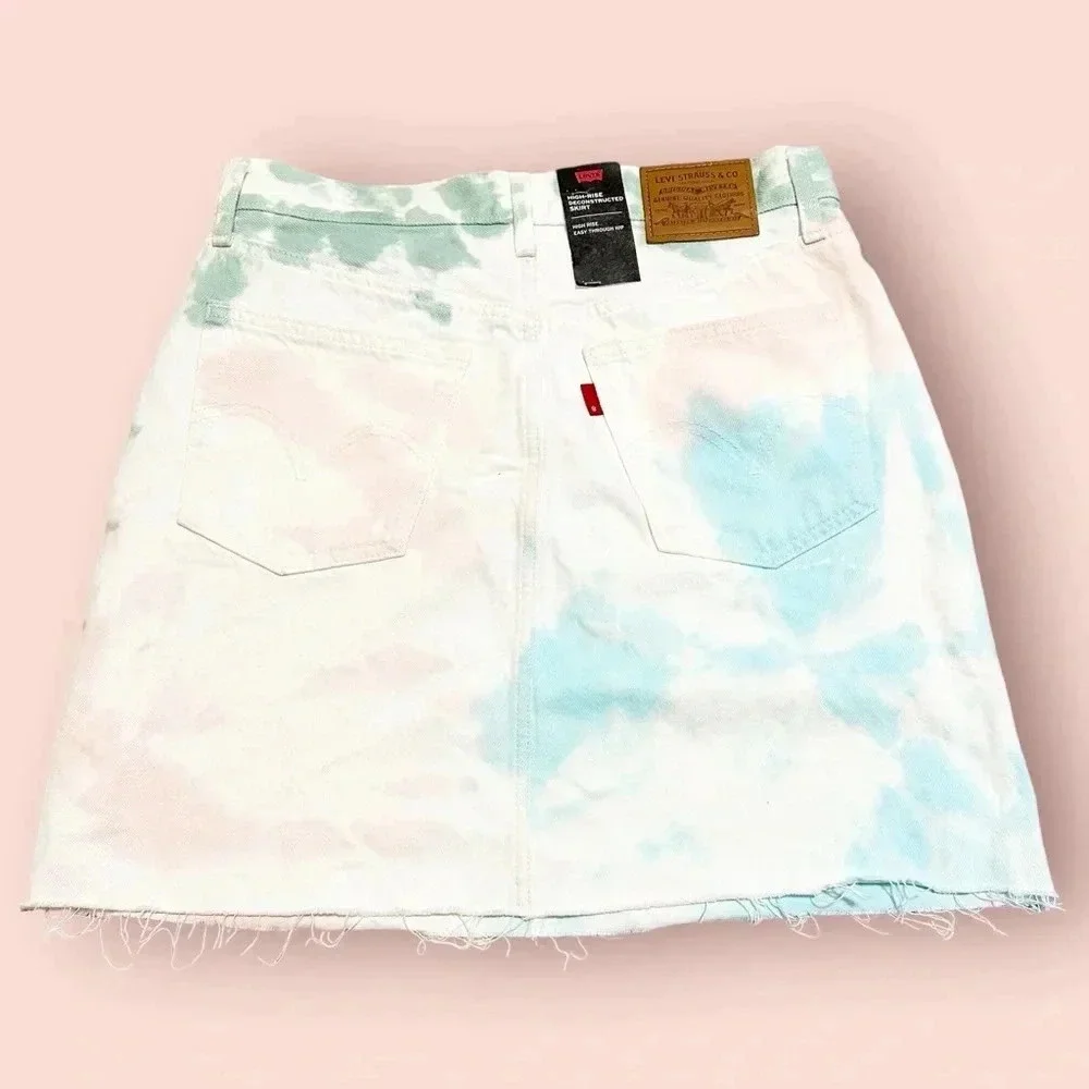 NWT Levi's High-Rise Deconstructed Tie Dye Jean Skirt in White size 28/6 - Picture 4 of 15